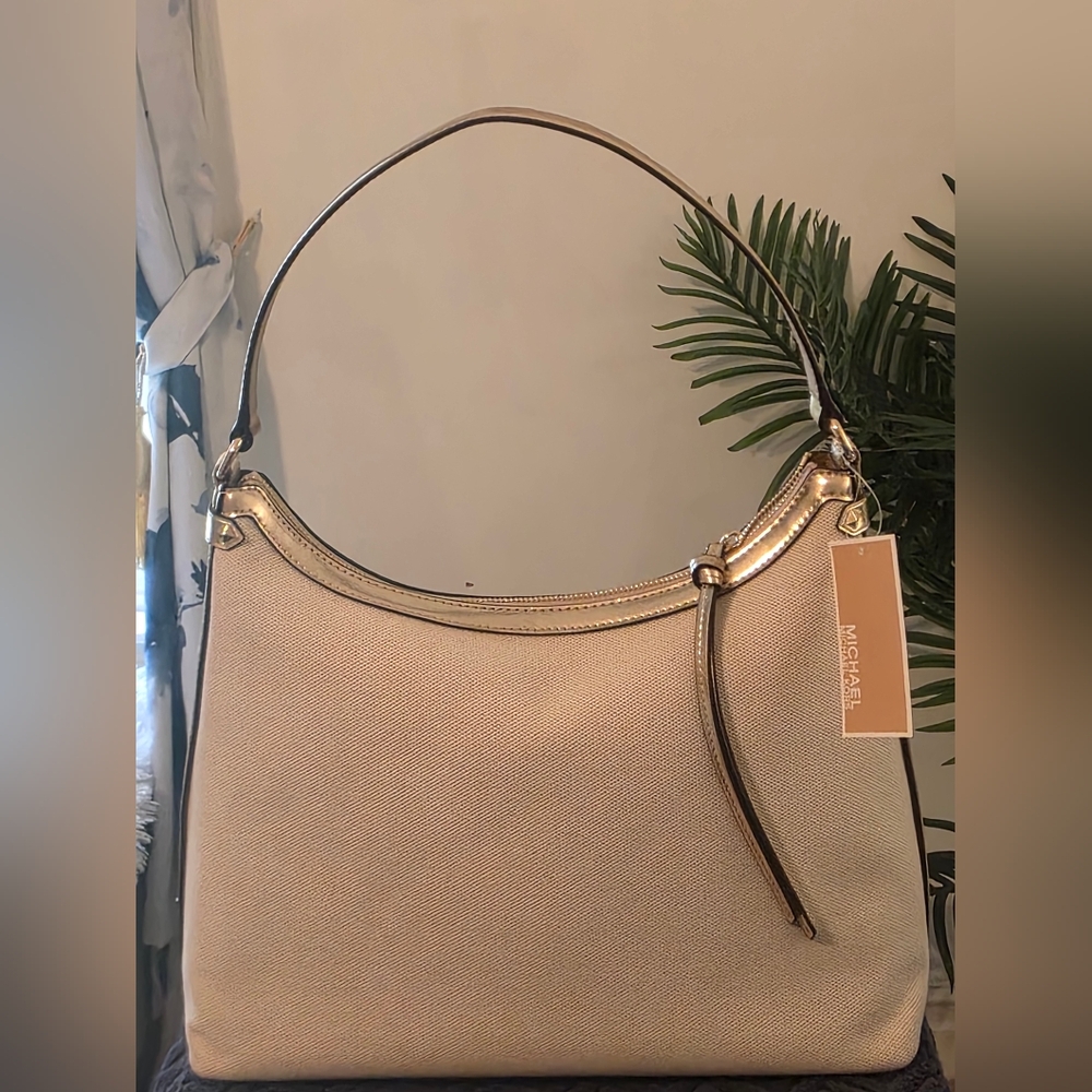 Michael Kors Cream Shoulder Bag NWT RETAIL $358+ - Picture 2 of 10